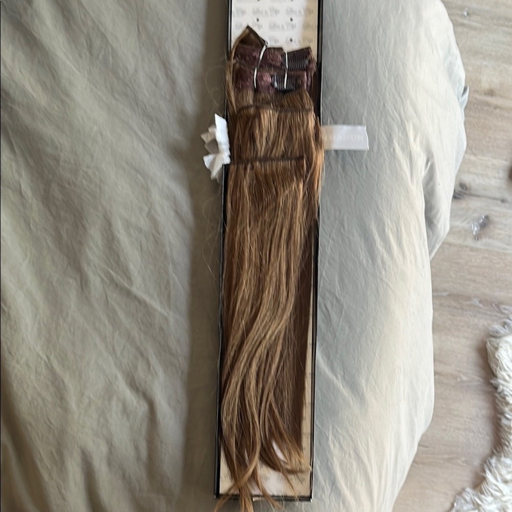100% Remy Human Hair Extensions - Picture 2 of 3